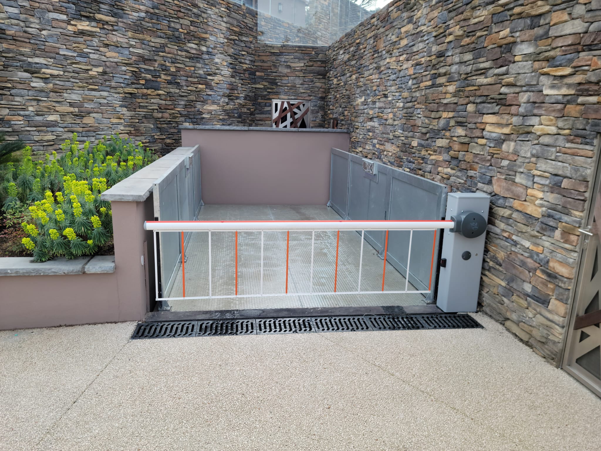 MONTAUTO_CARLIFT_VELA LIGHT_SPAZIO_RIDOTTO_MASSIMA_EFFICIENZA_SPACE_REDUCED_MAXIMUM_EFFICIENCY_CMC_PARKLIFT