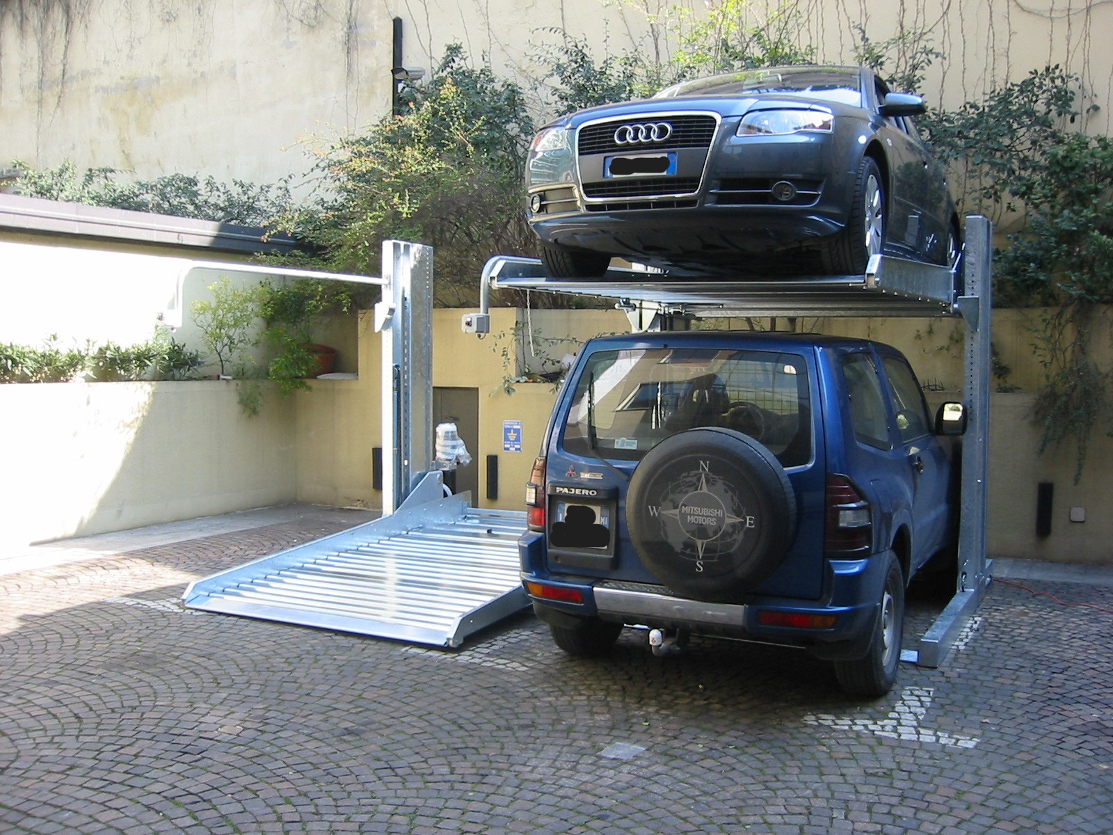 MILANO_ITALIA_1_PEGASUS_MODELLO_PAXL_ESTERNO_RADDOPPIATORE_PARCHEGGIO_STACK_PARKER_CMC_PARKLIFT