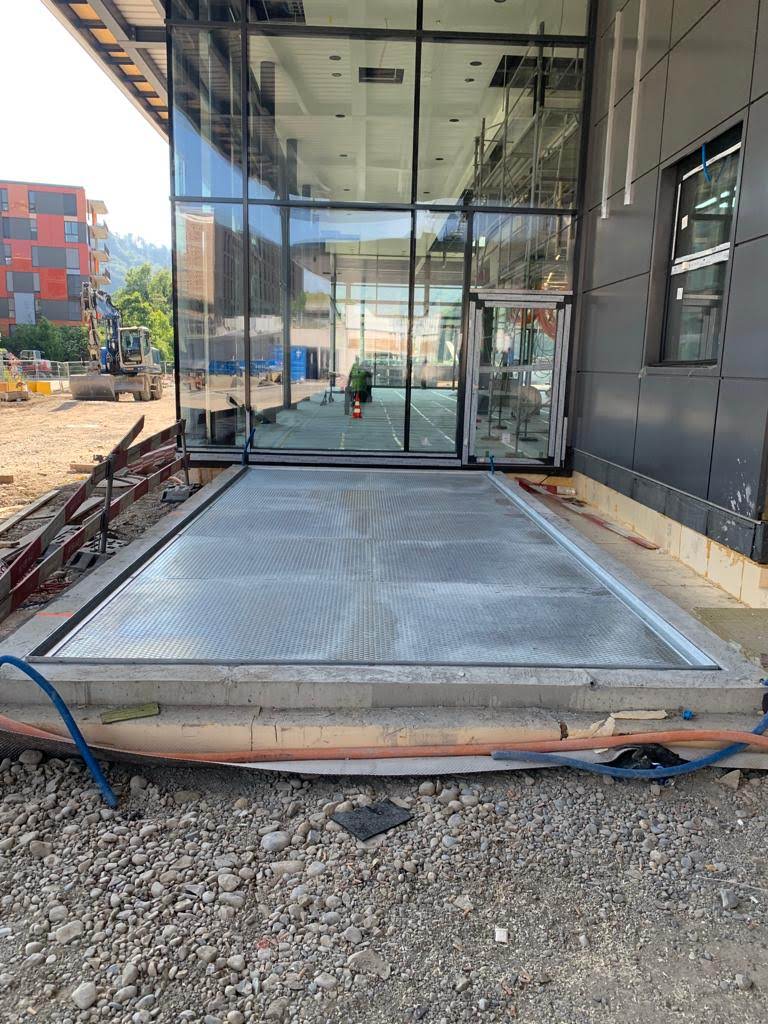 MONTAUTO_CARLIFT_ARIES_5_TETTO_PAVIMENTABILE_ROOF_EQUIPPED_FOR_PAVEMENT_CMC_PARKLIFT-585x780
