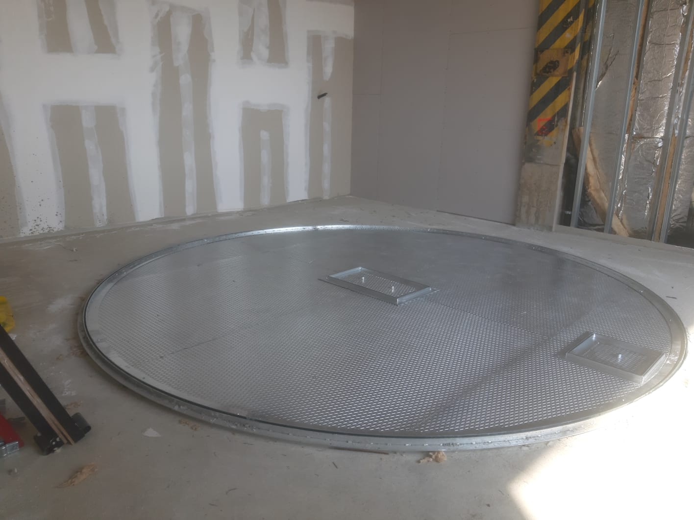 PIATTAFORMA_ROTANTE_ROTATING_PLATFORM_CASSIOPEA_DA_PAVIMENTARE_TO_BE_PAVED_CMC_PARKLIFT-780x585